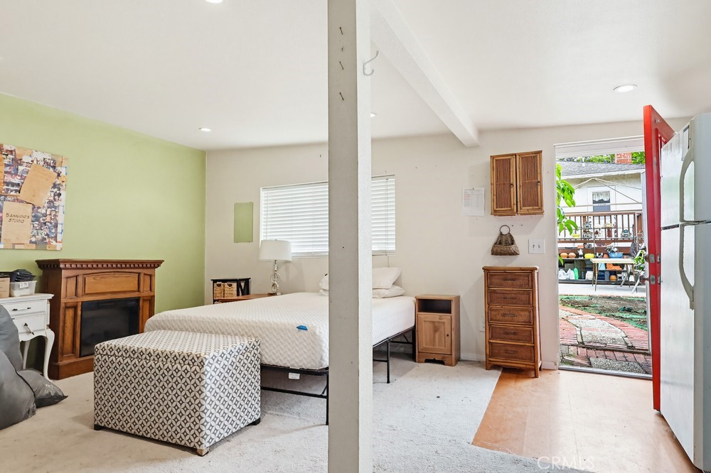 1509 W Santa Cruz