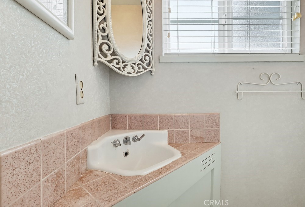 1509 W Santa Cruz