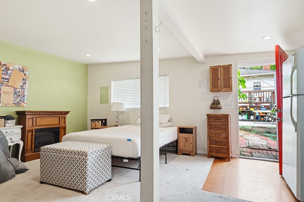 1509 W Santa Cruz