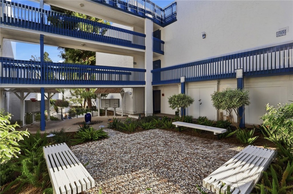 802 Camino Real