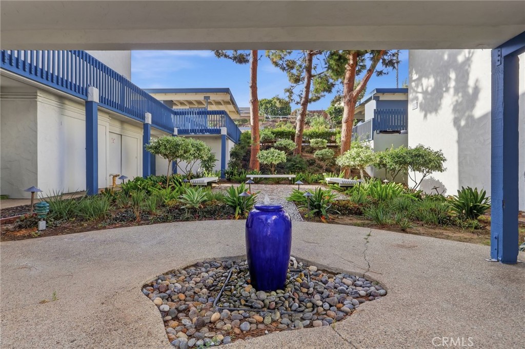 802 Camino Real