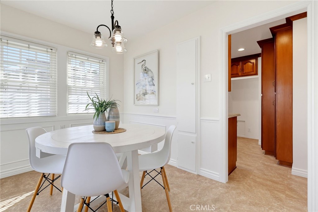 1129 W 9th Street