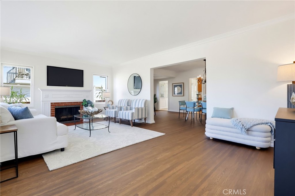 1129 W 9th Street