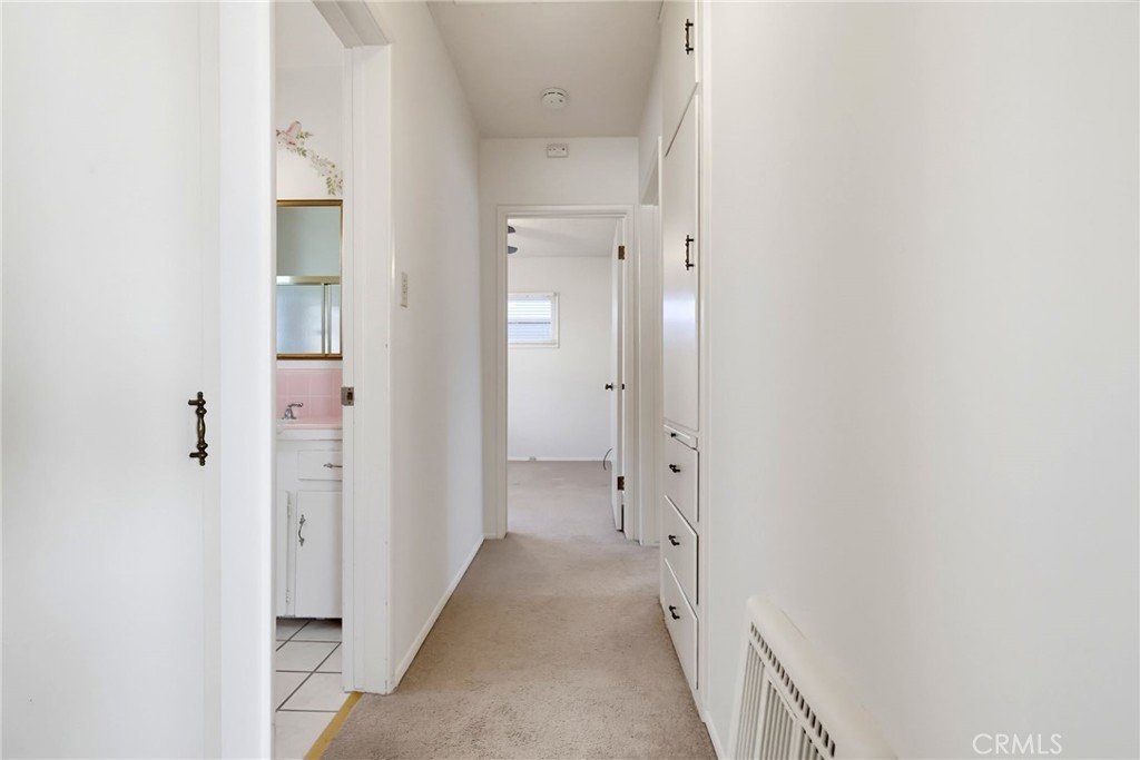 1129 W 9th Street