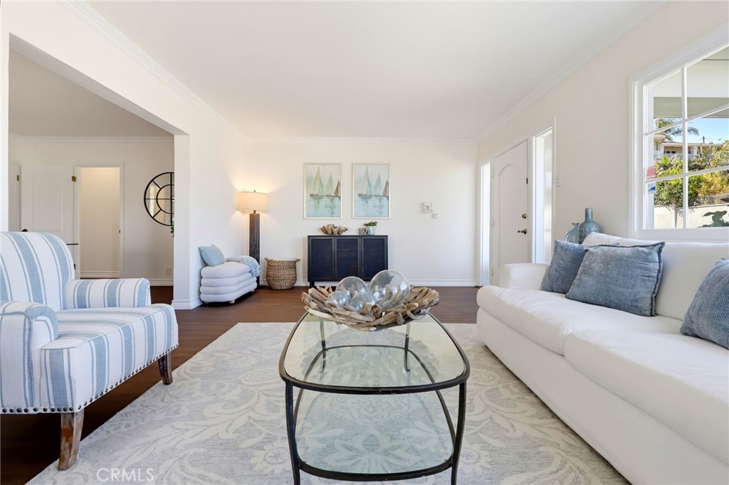 1129 W 9th Street