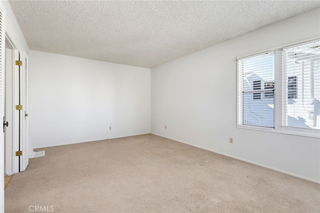 1129 W 9th Street