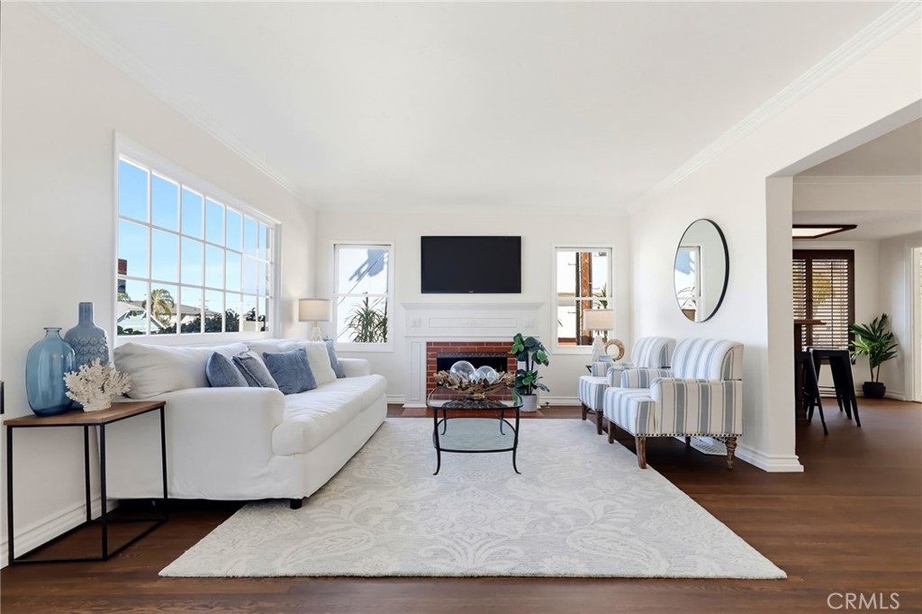 1129 W 9th Street