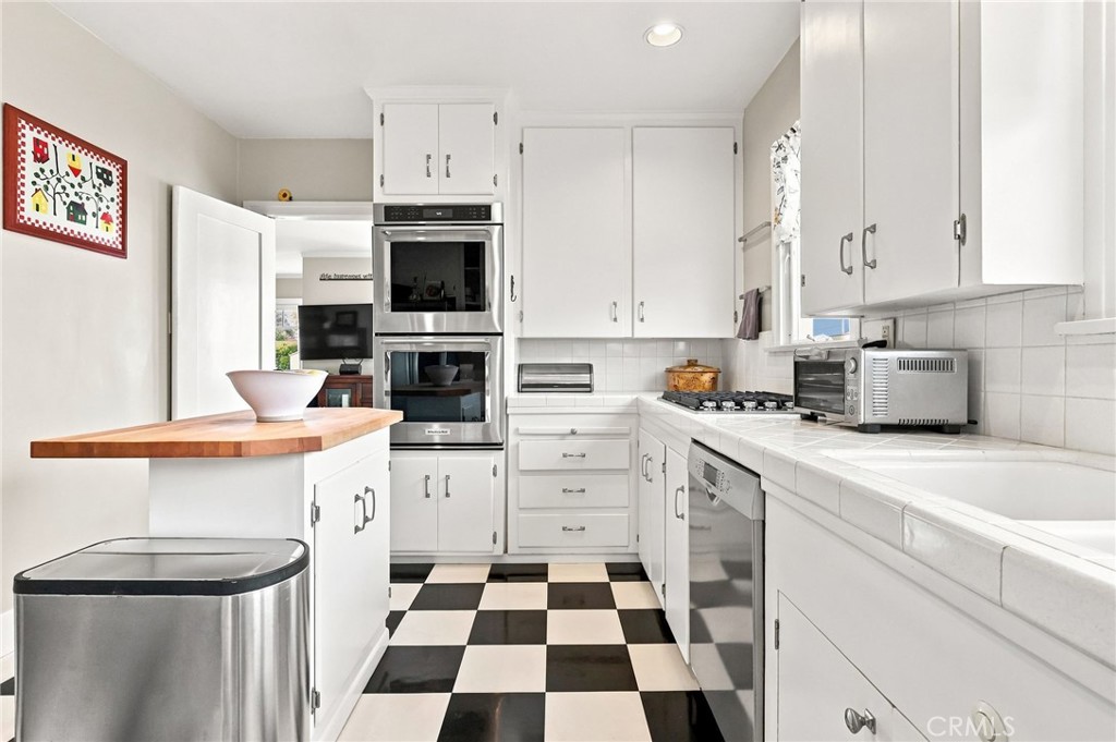1227 W 17th Street