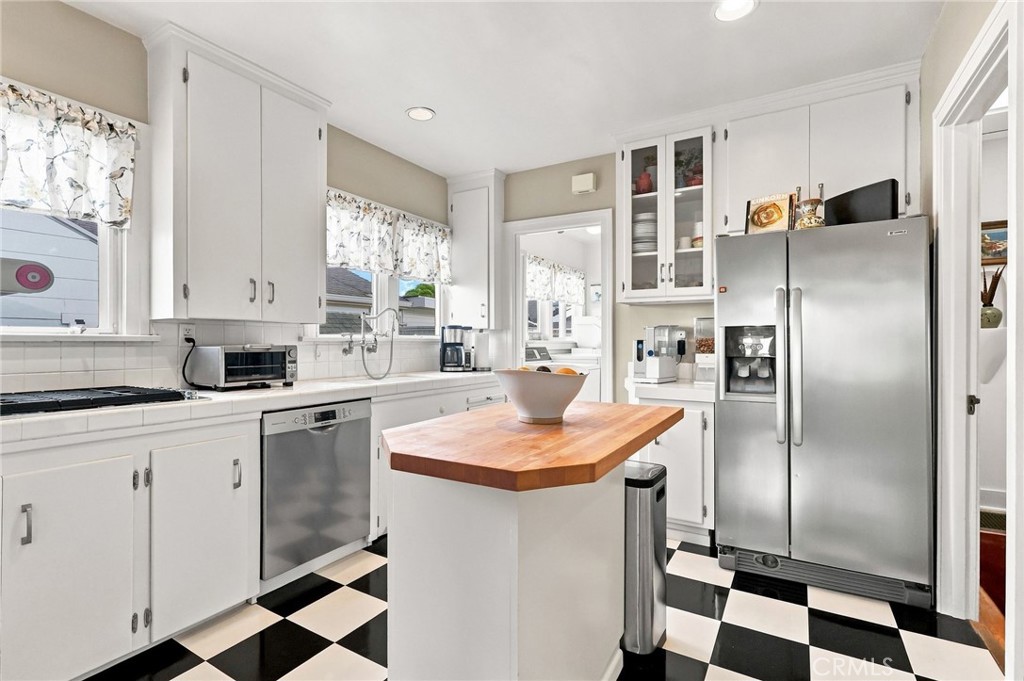 1227 W 17th Street