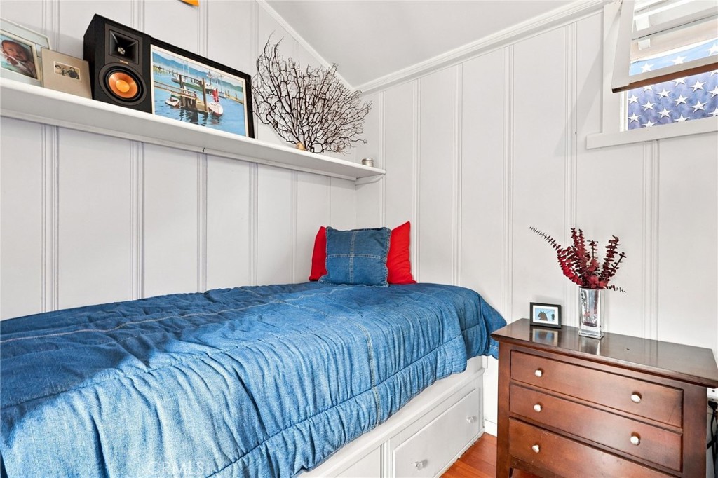 1227 W 17th Street