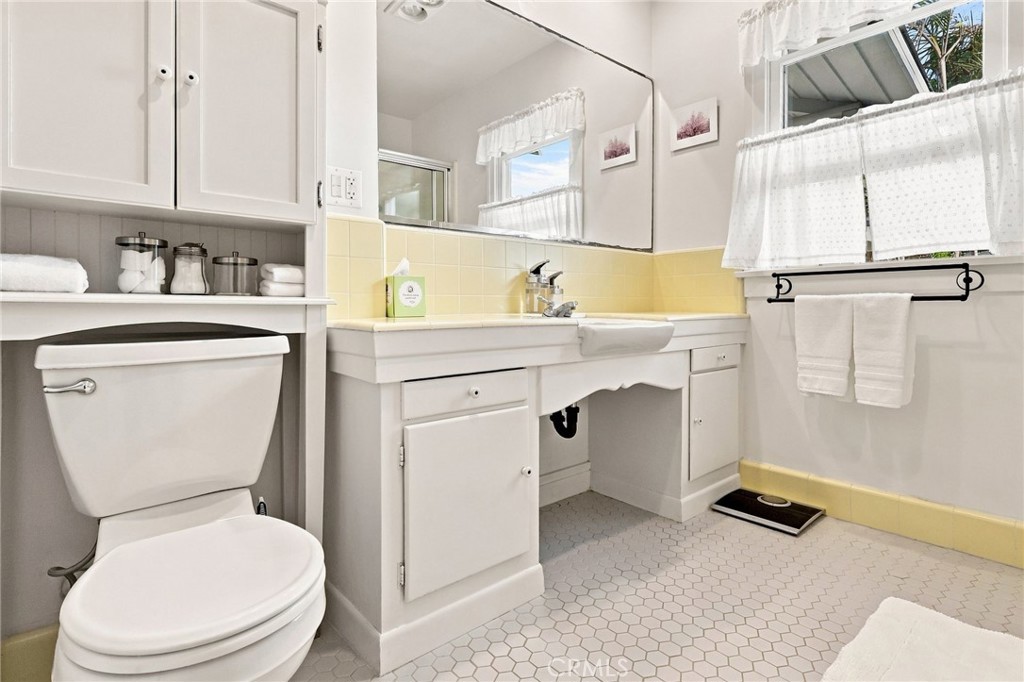 1227 W 17th Street