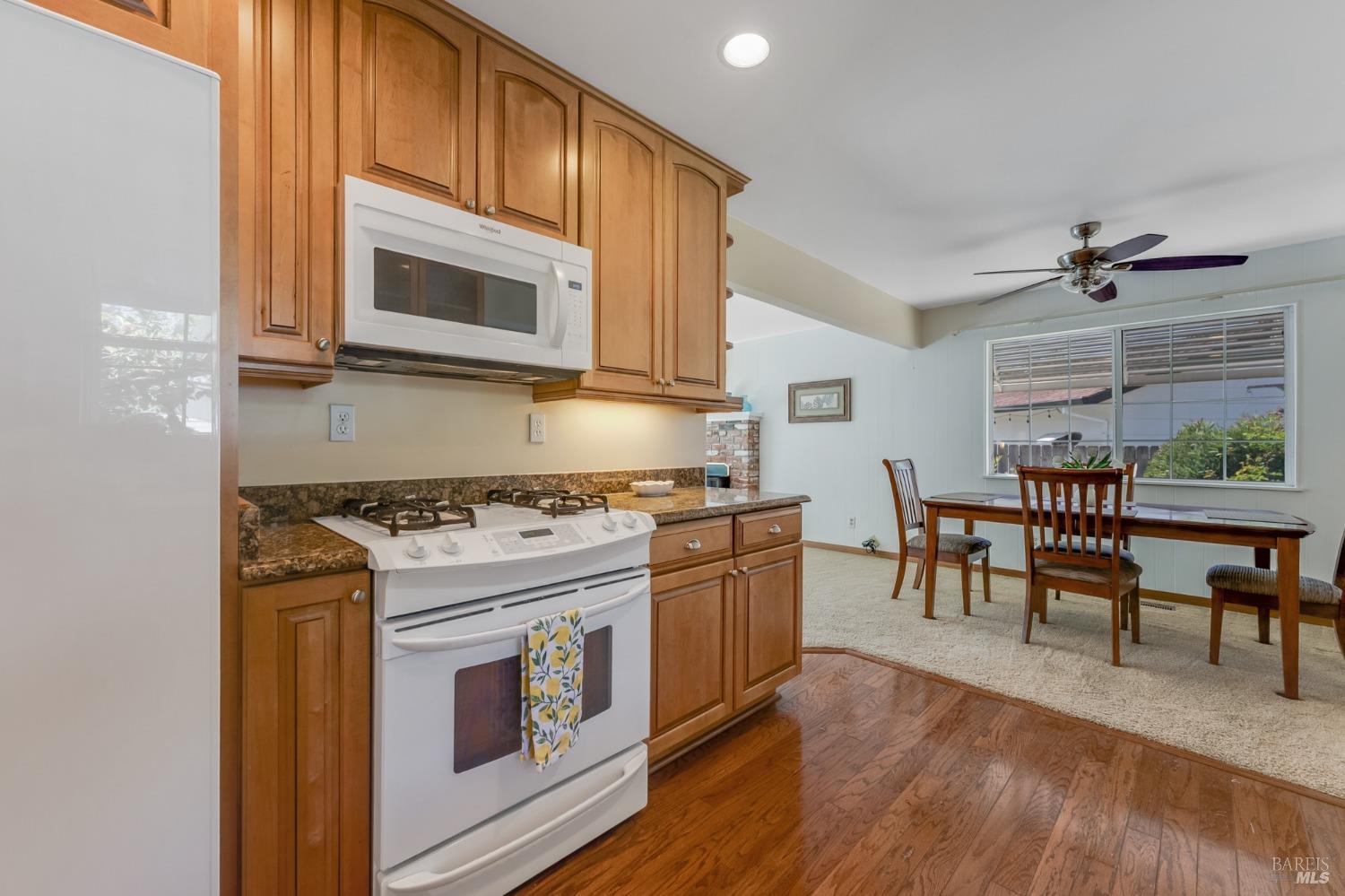 2432 Compadre Dr