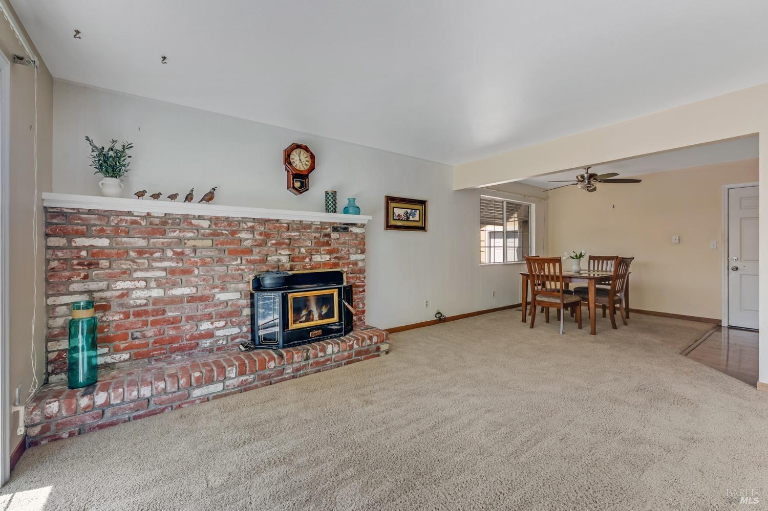 2432 Compadre Dr