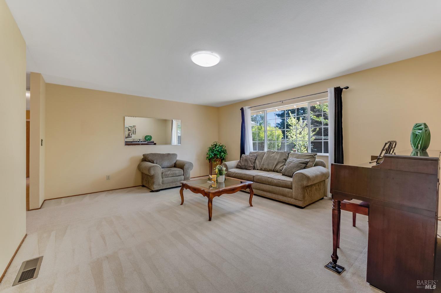 2432 Compadre Dr