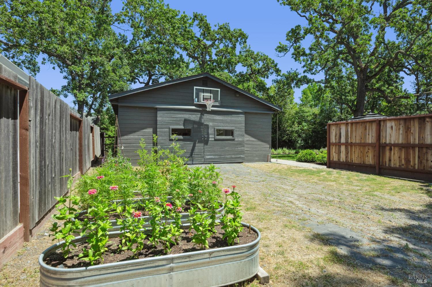 218 Middle Rincon Rd