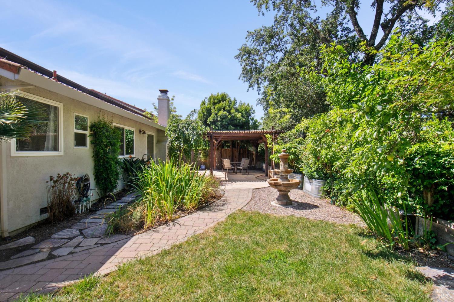 229 Buena Tierra Way