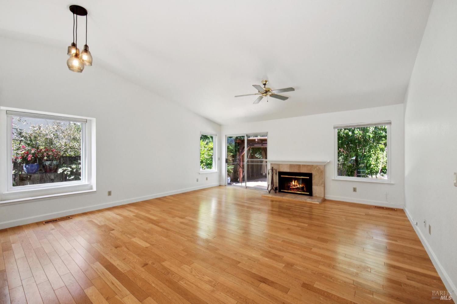 229 Buena Tierra Way