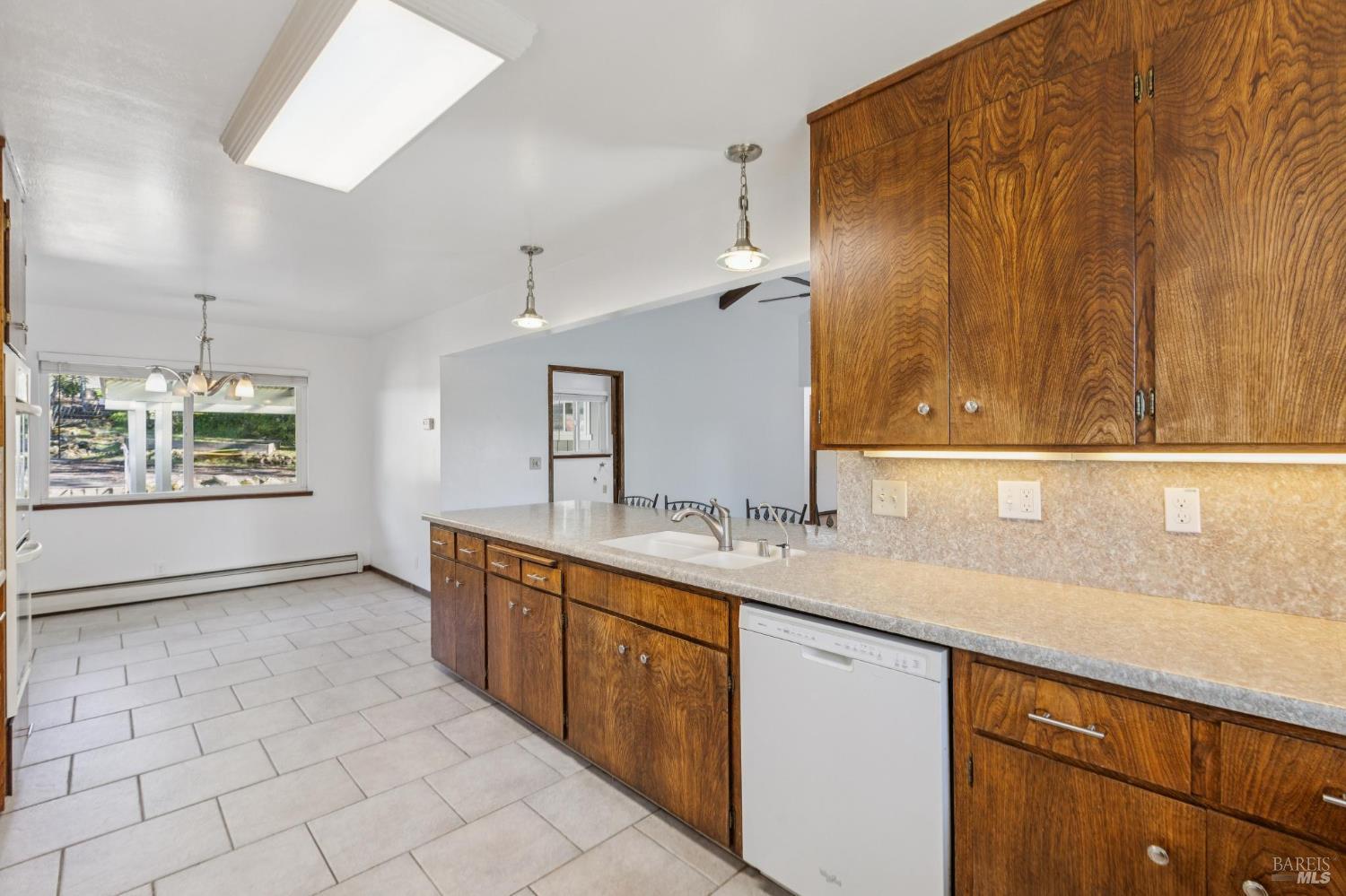 4050 Sonoma Mountain Rd