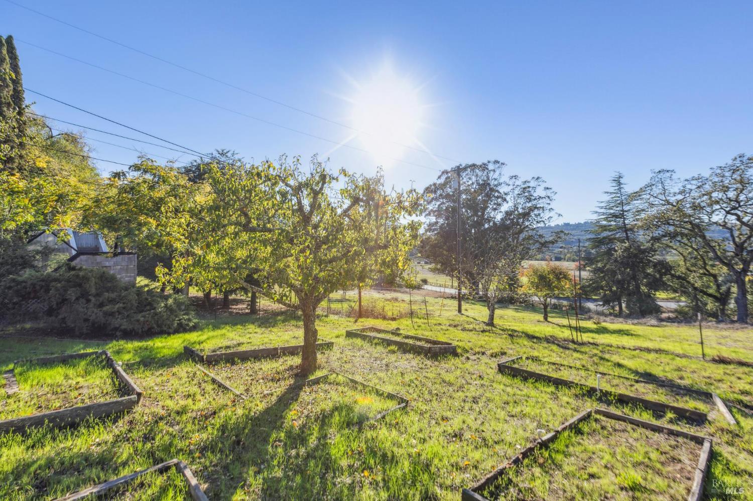 4050 Sonoma Mountain Rd