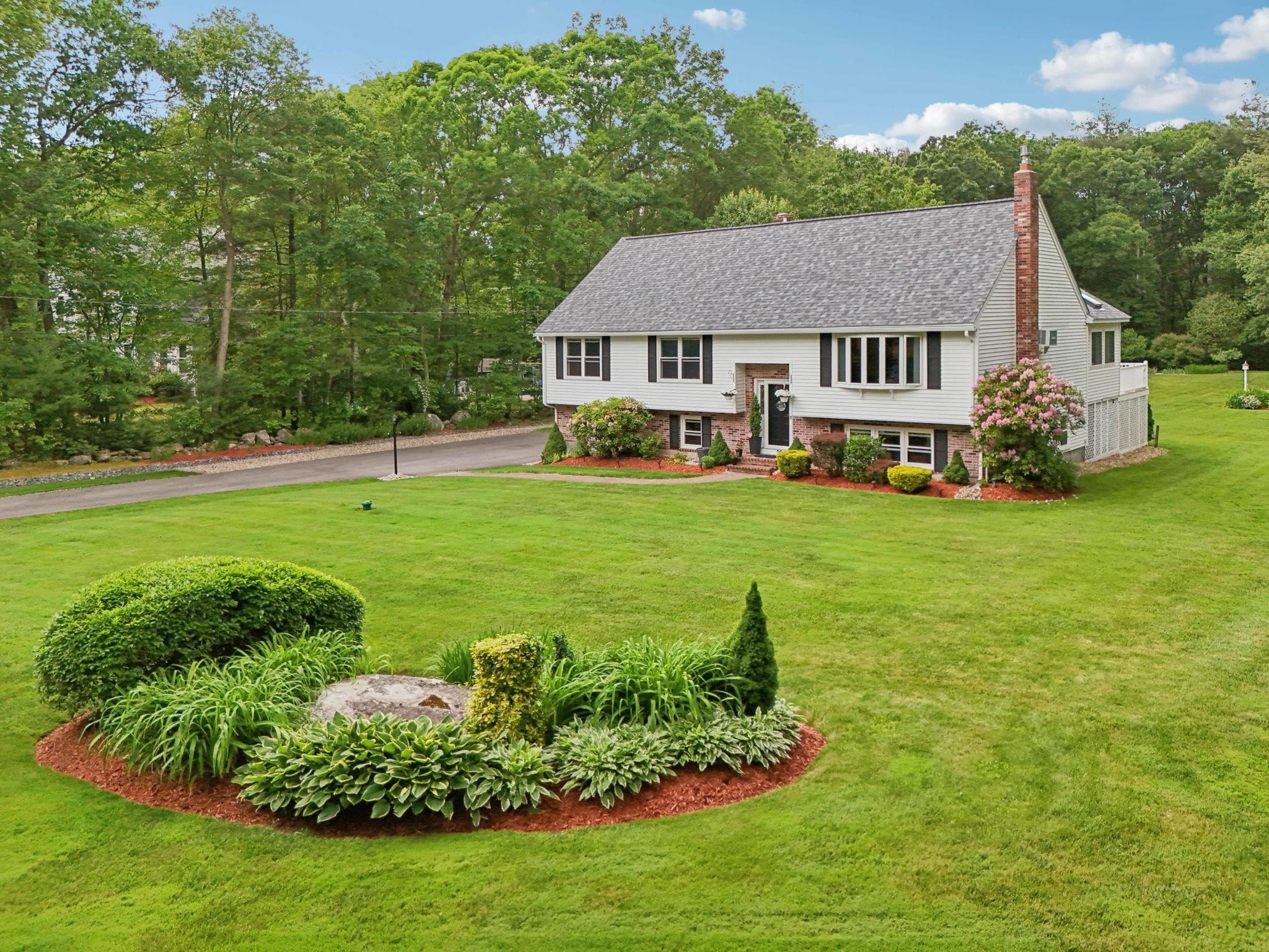 20 Golden Oaks Drive