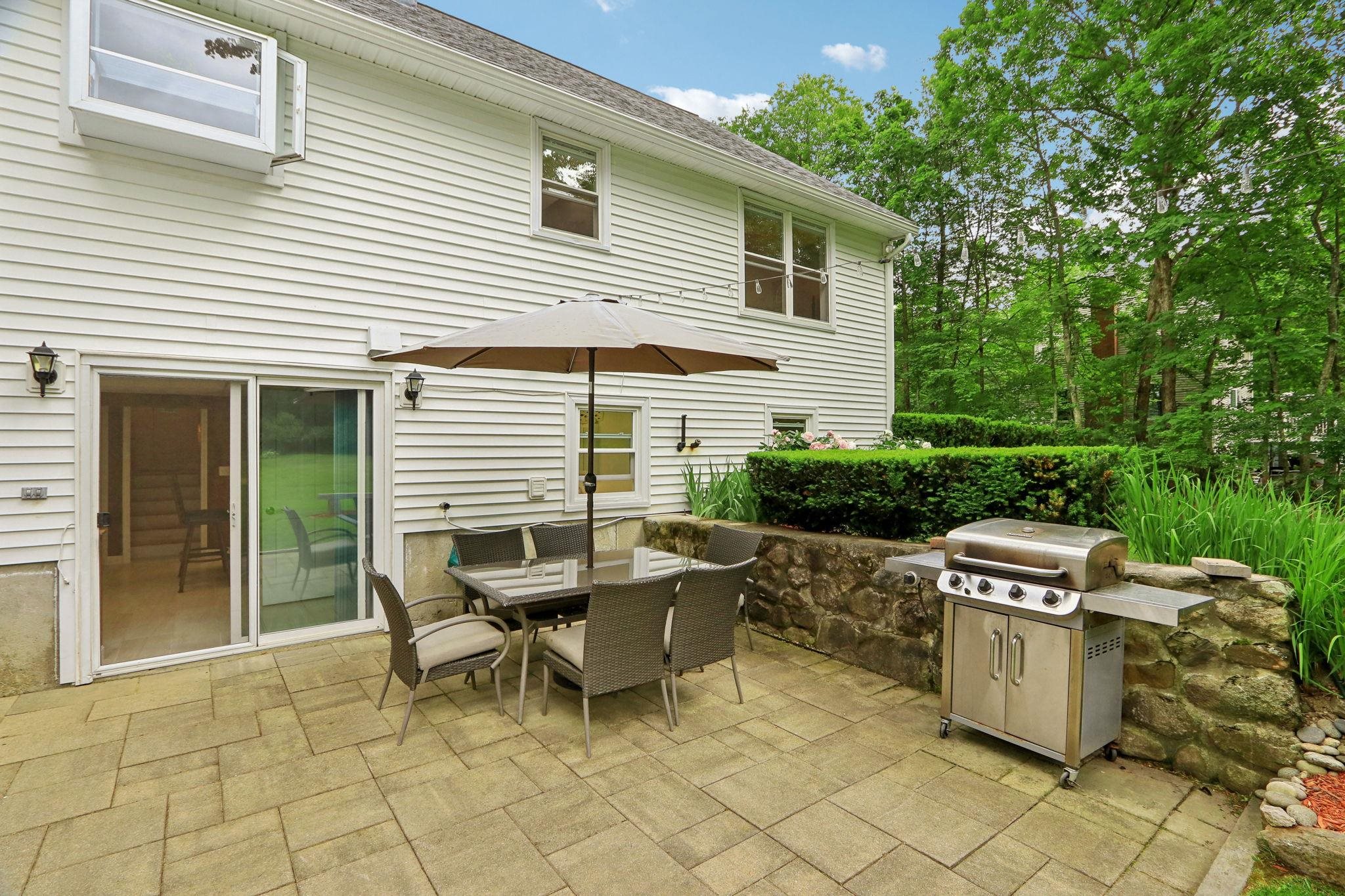 20 Golden Oaks Drive