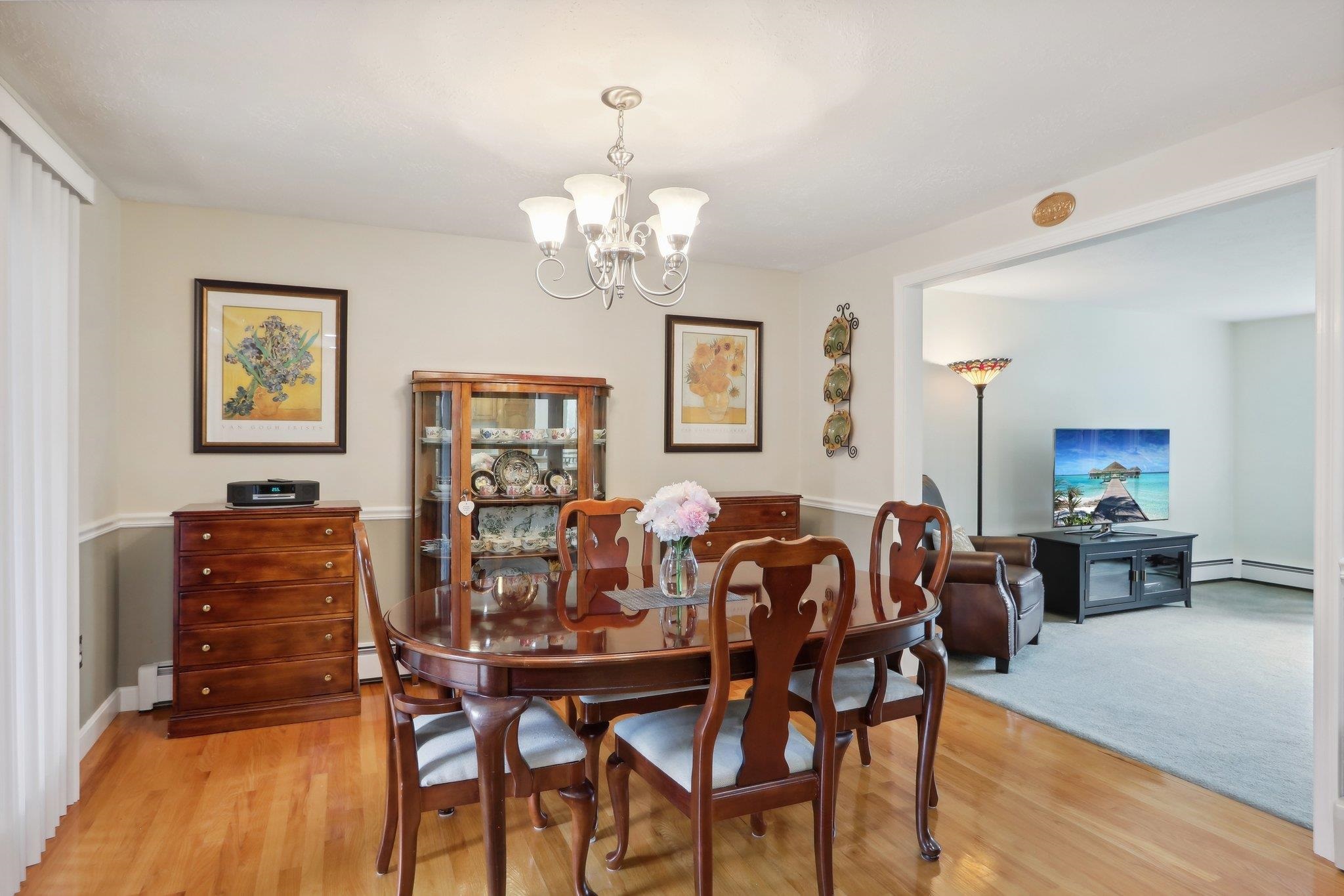 20 Golden Oaks Drive
