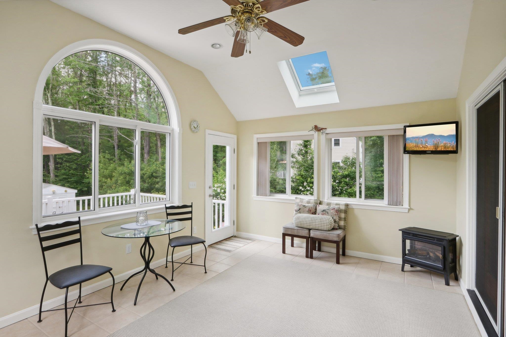 20 Golden Oaks Drive