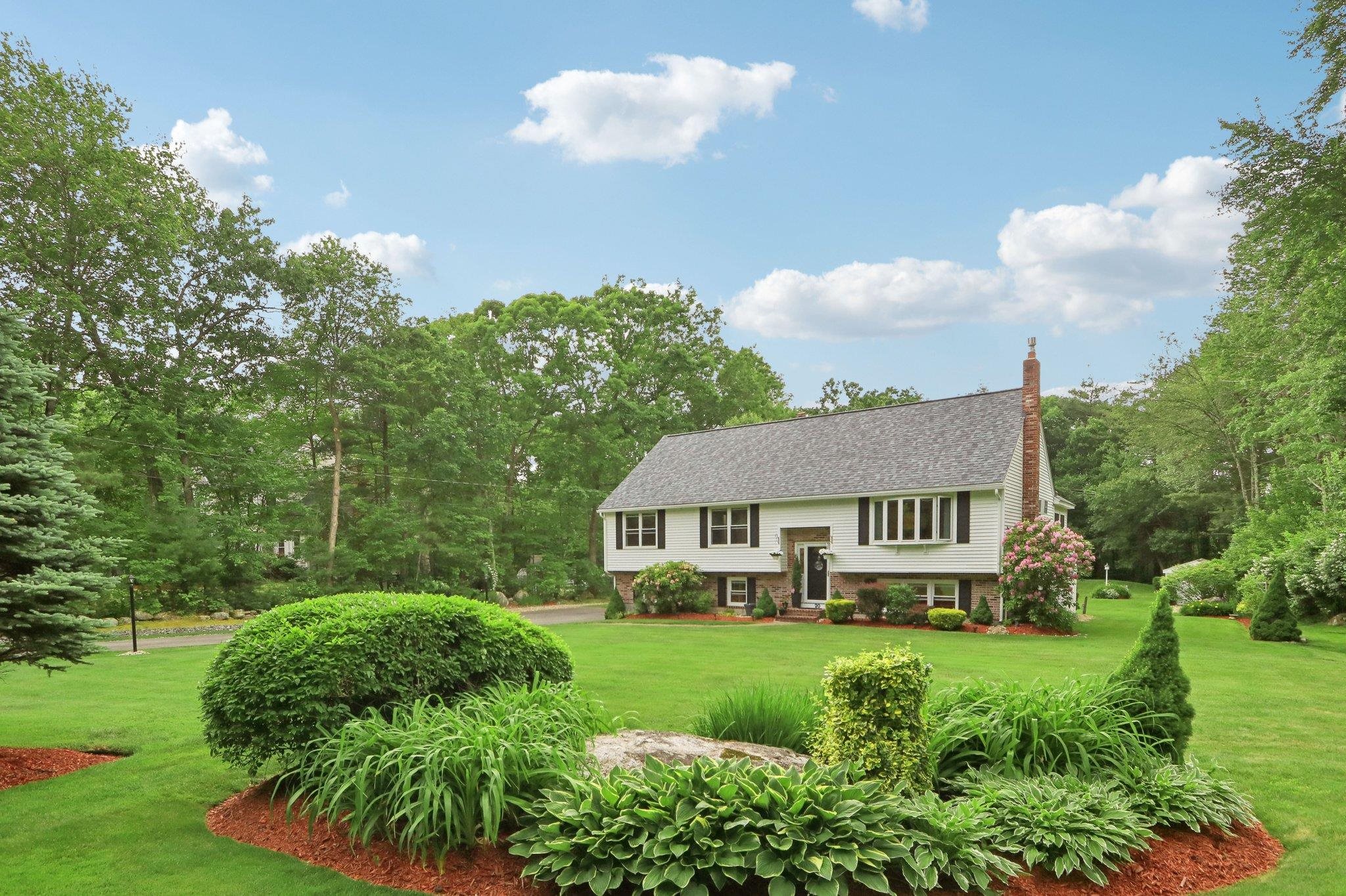 20 Golden Oaks Drive