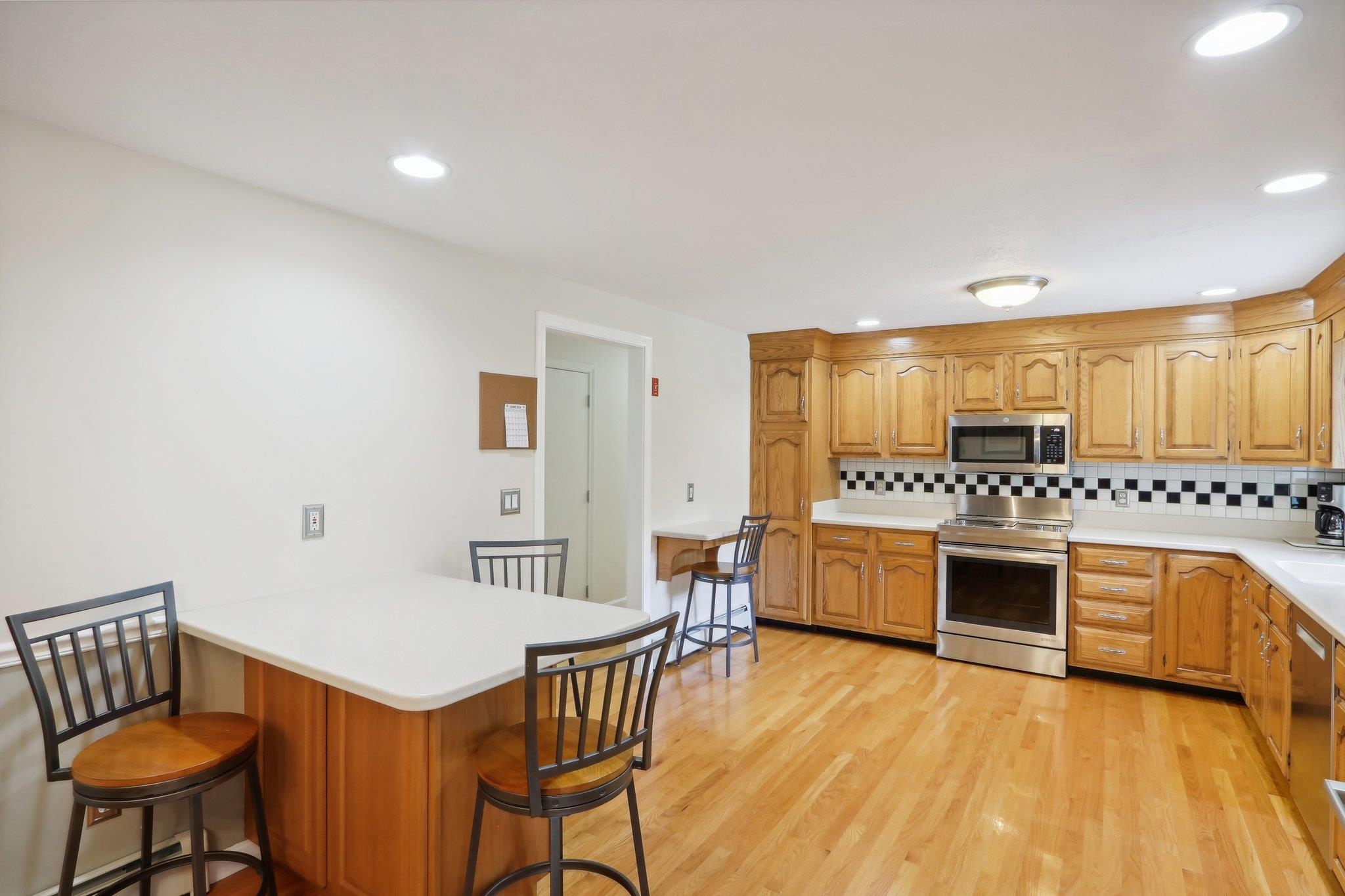 20 Golden Oaks Drive