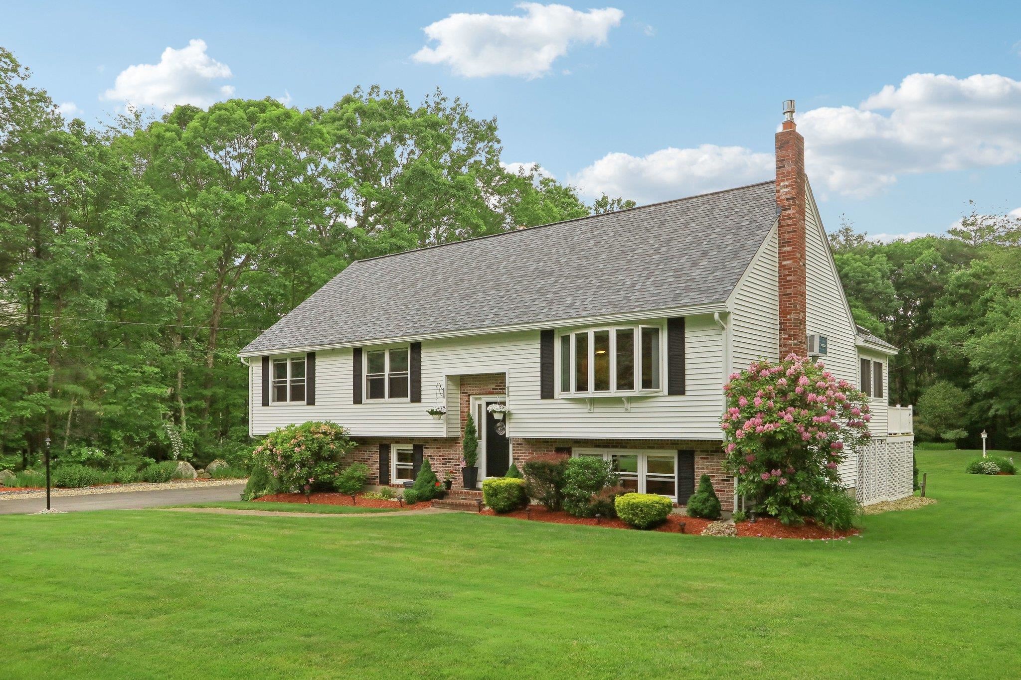 20 Golden Oaks Drive