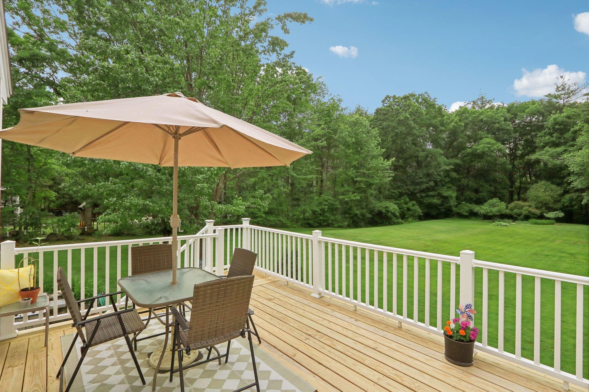 20 Golden Oaks Drive