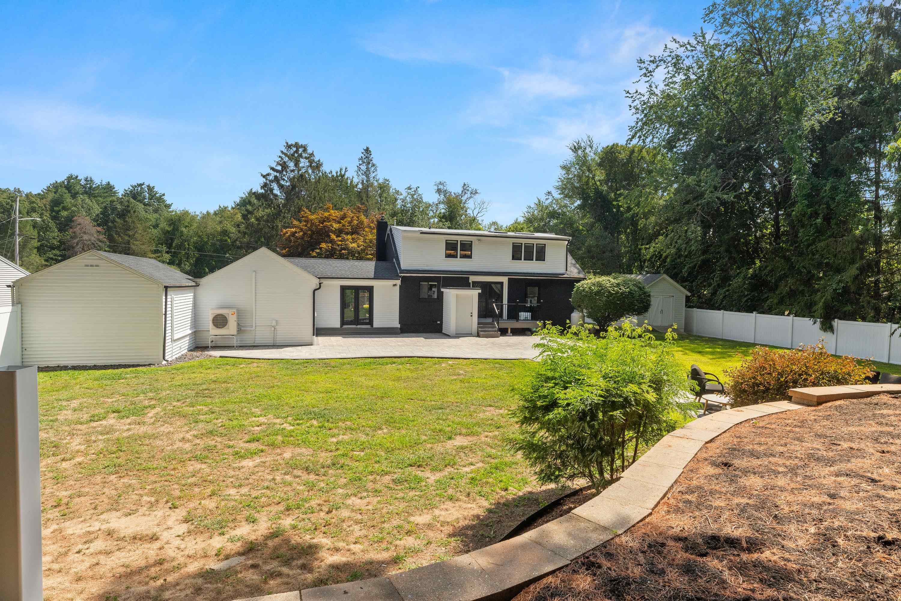 8 May Ray Avenue