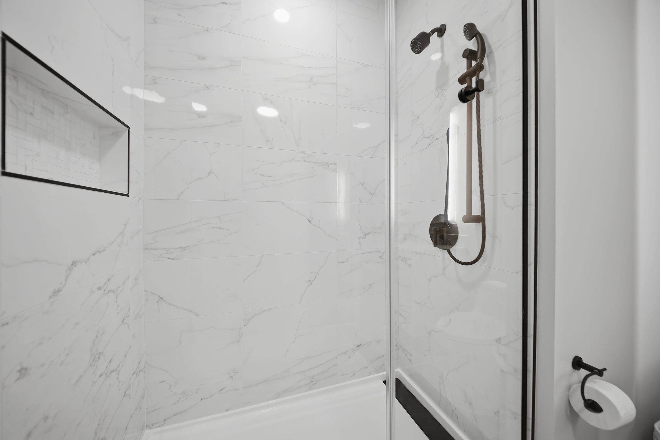 18 Artisan Drive Unit: Unit 207