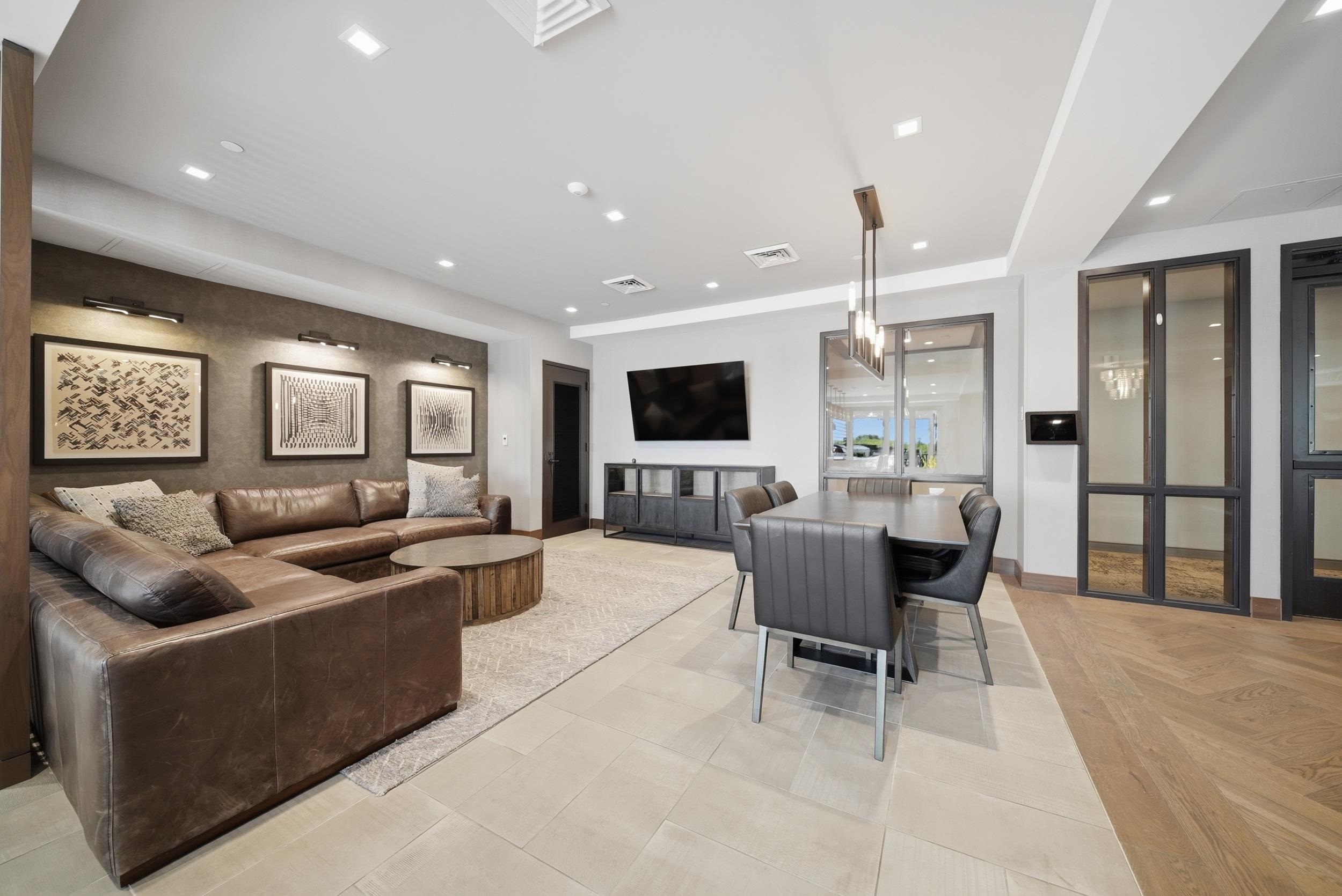 18 Artisan Drive Unit: Unit 207