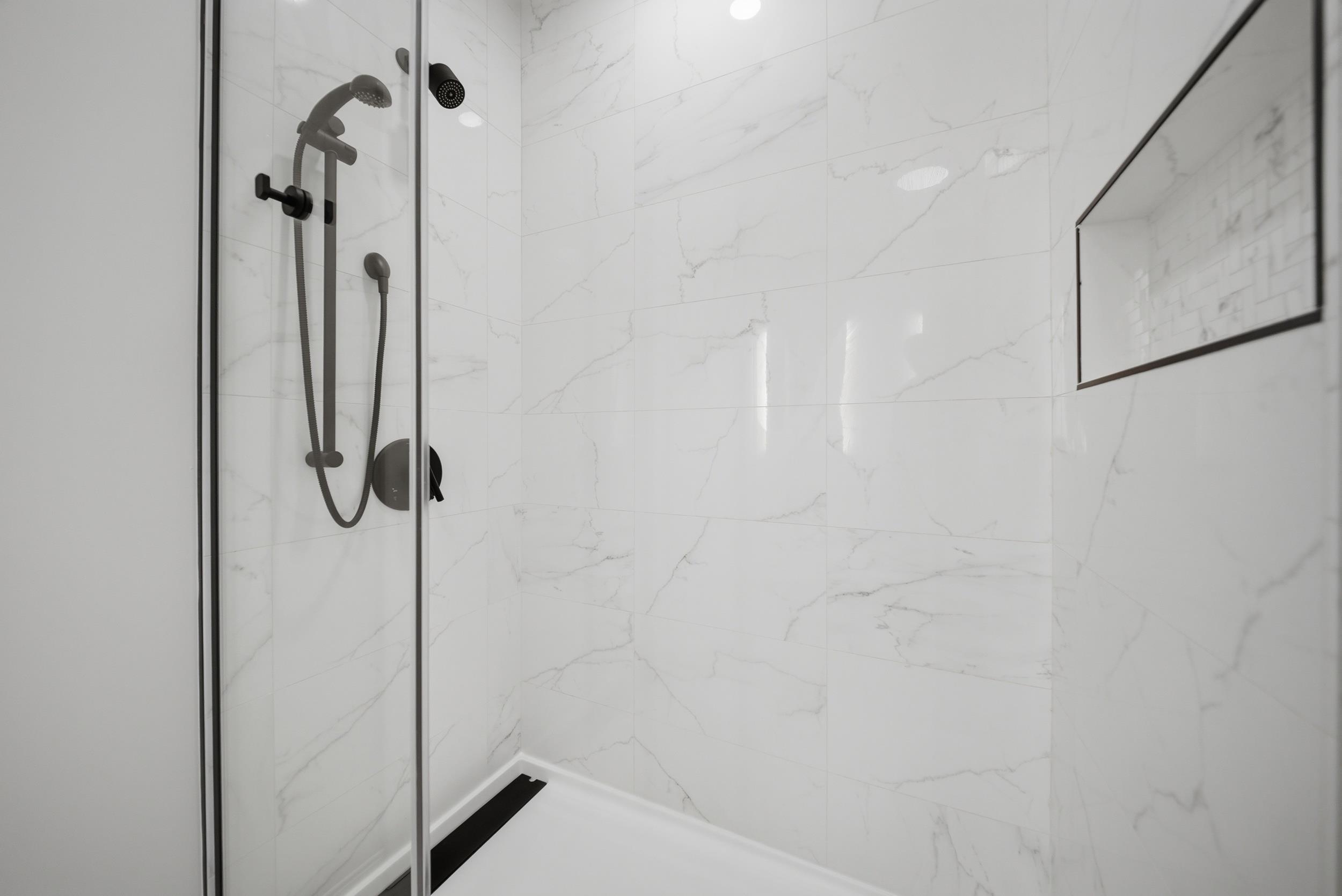 18 Artisan Drive Unit: Unit 207