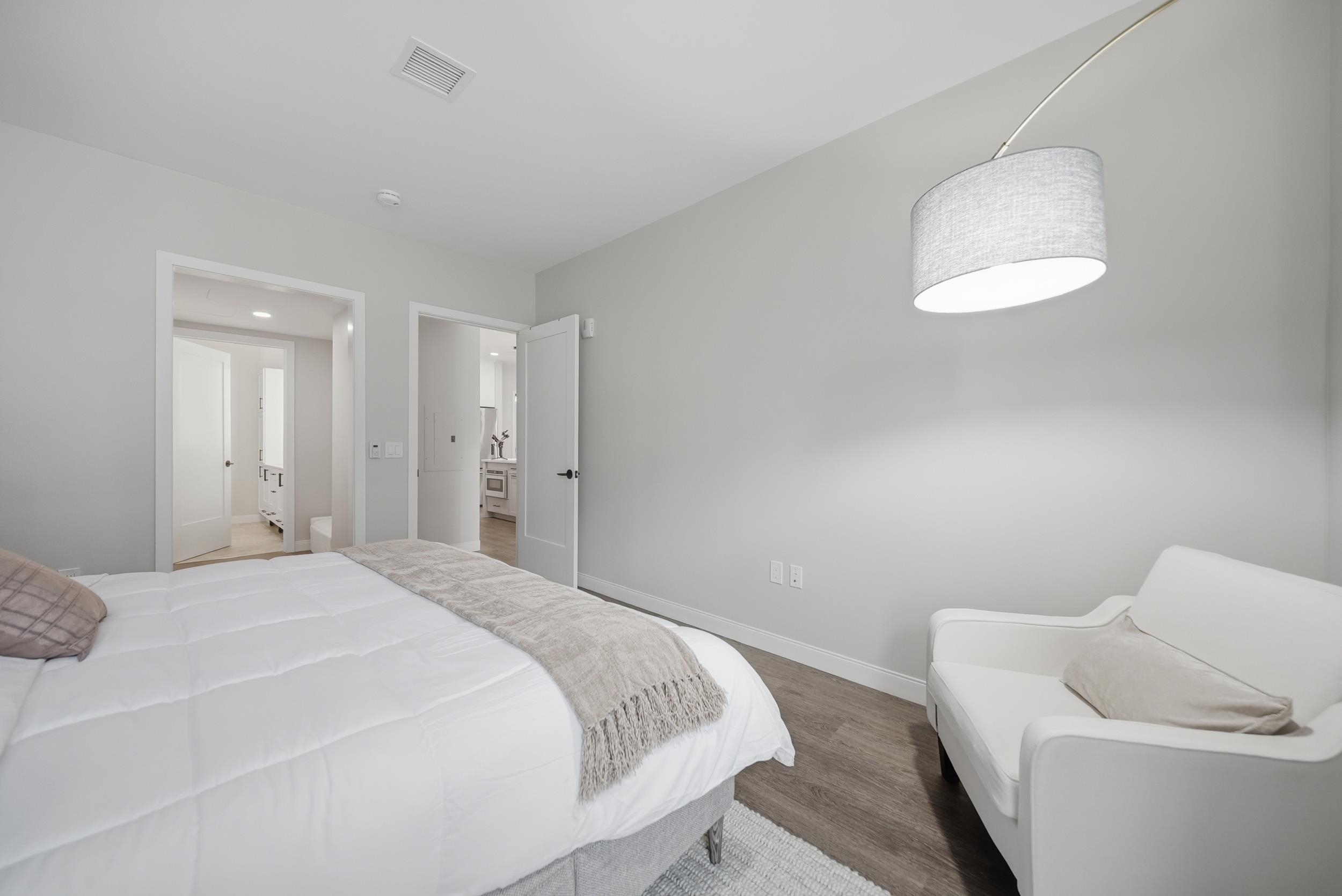 18 Artisan Drive Unit: Unit 207