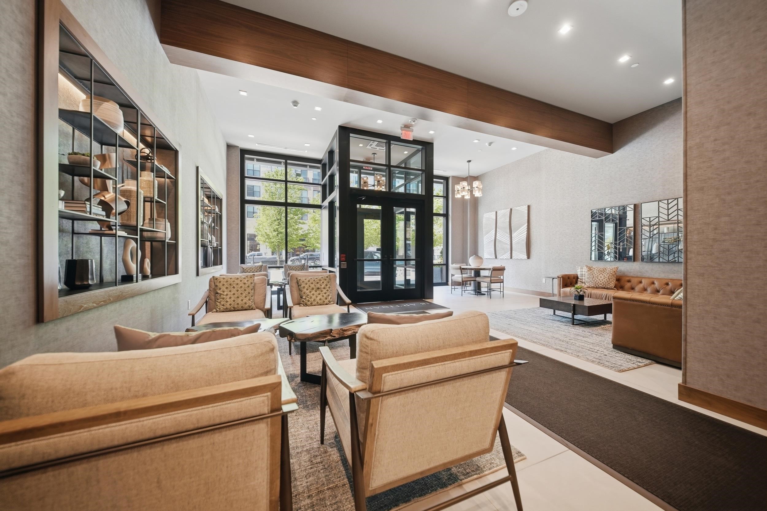 18 Artisan Drive Unit: Unit 207