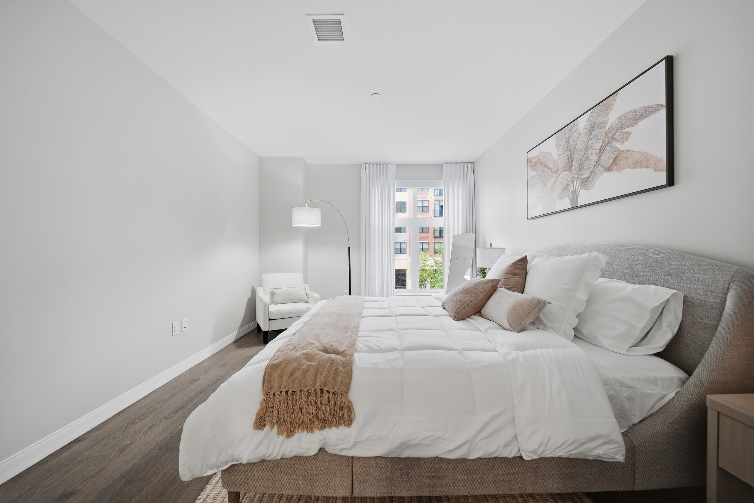 18 Artisan Drive Unit: Unit 207