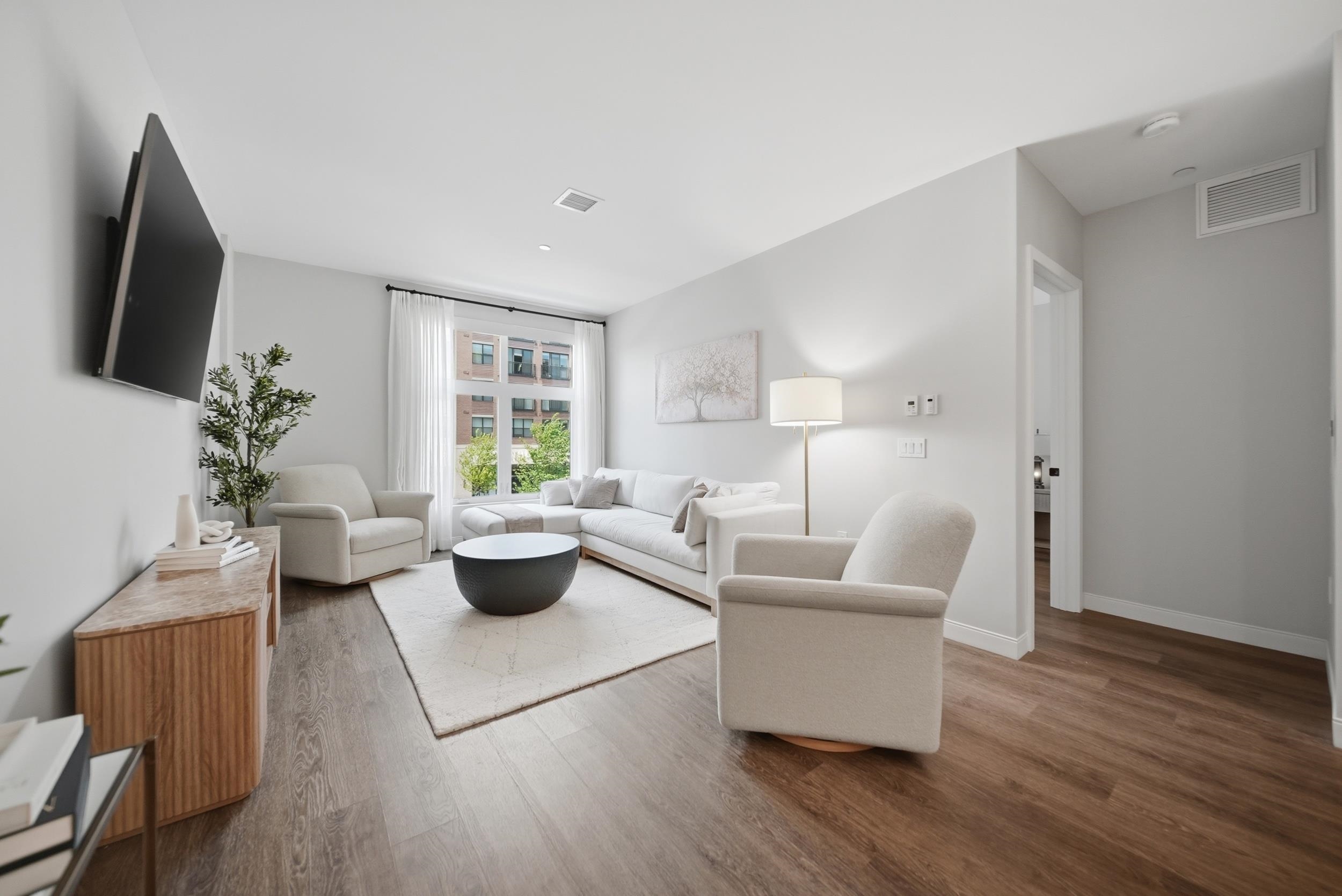 18 Artisan Drive Unit: Unit 207
