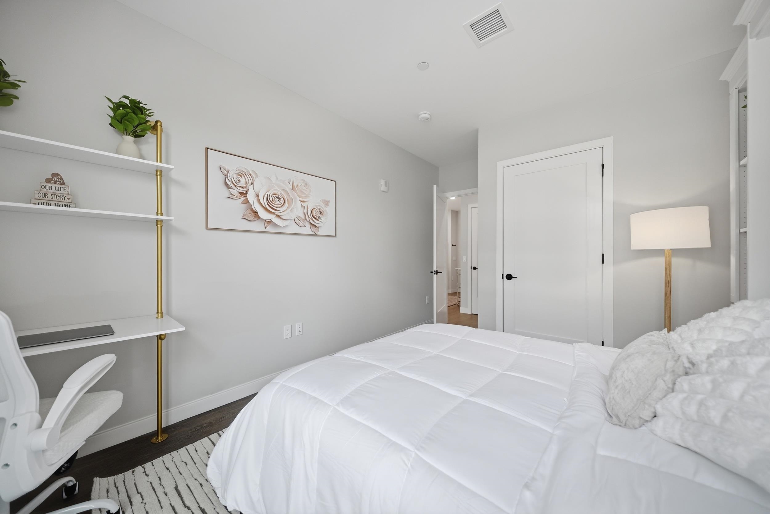 18 Artisan Drive Unit: Unit 207