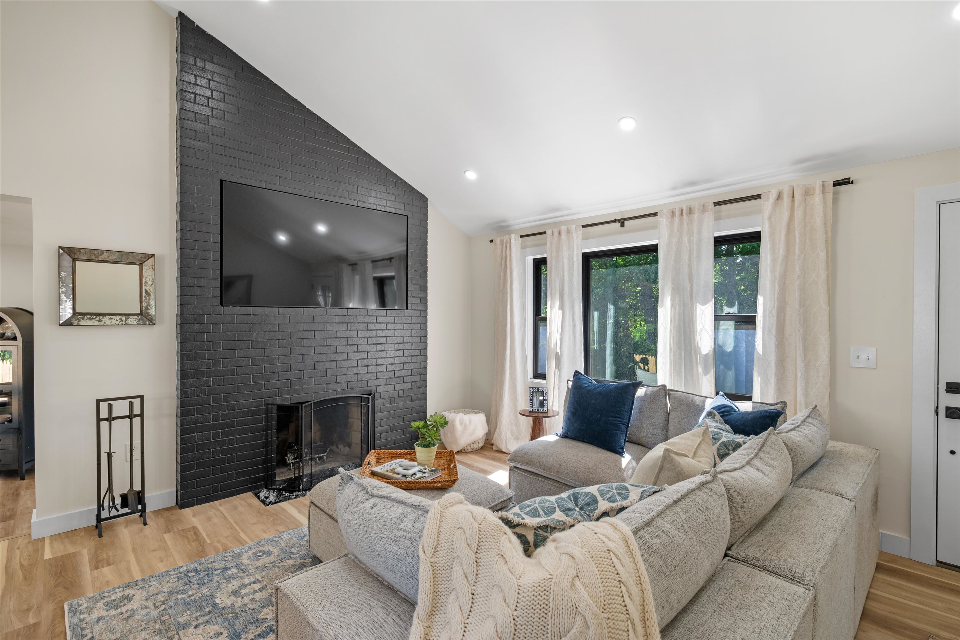 11 Hanson Avenue