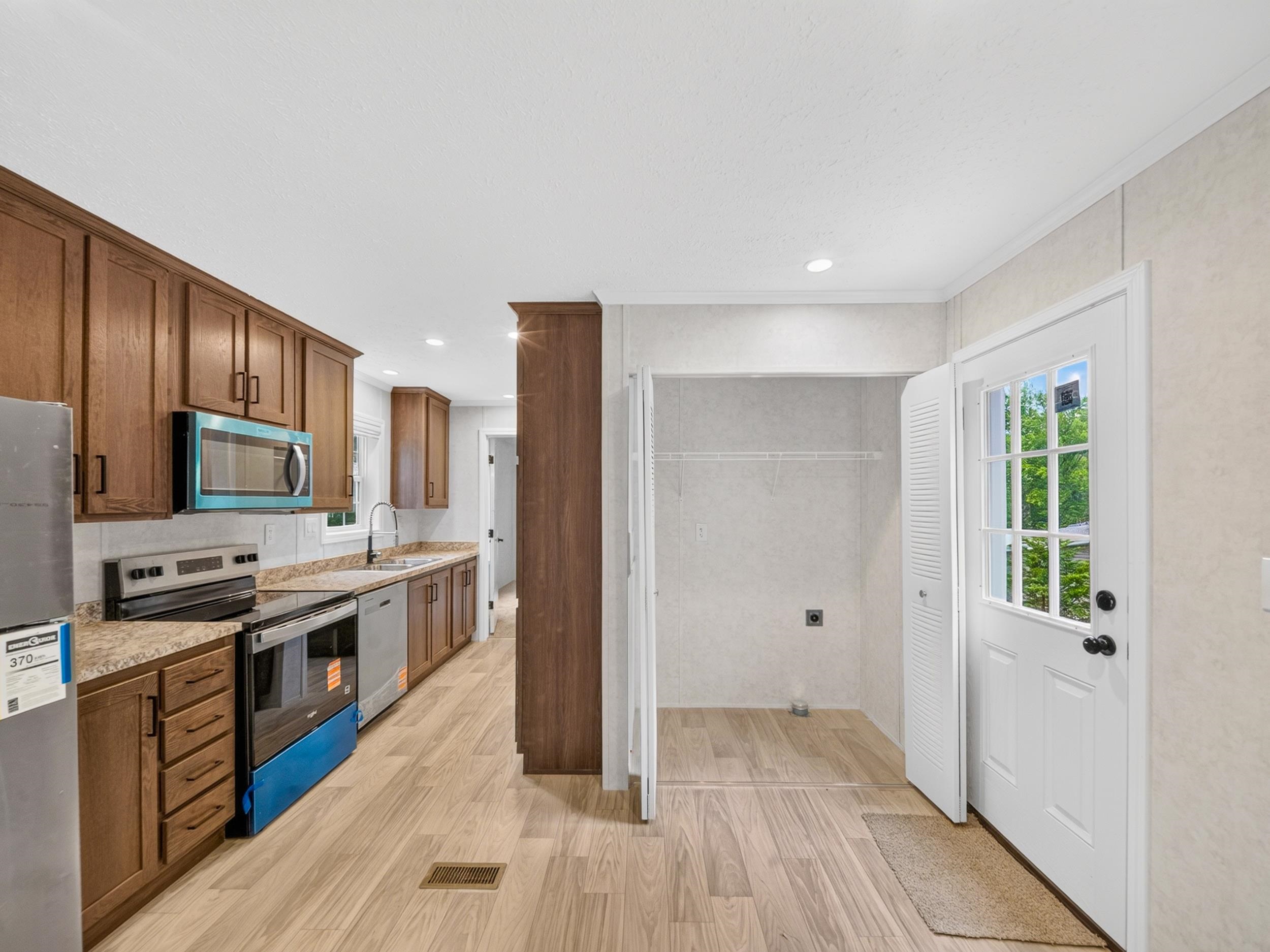 6 Diamond Lane