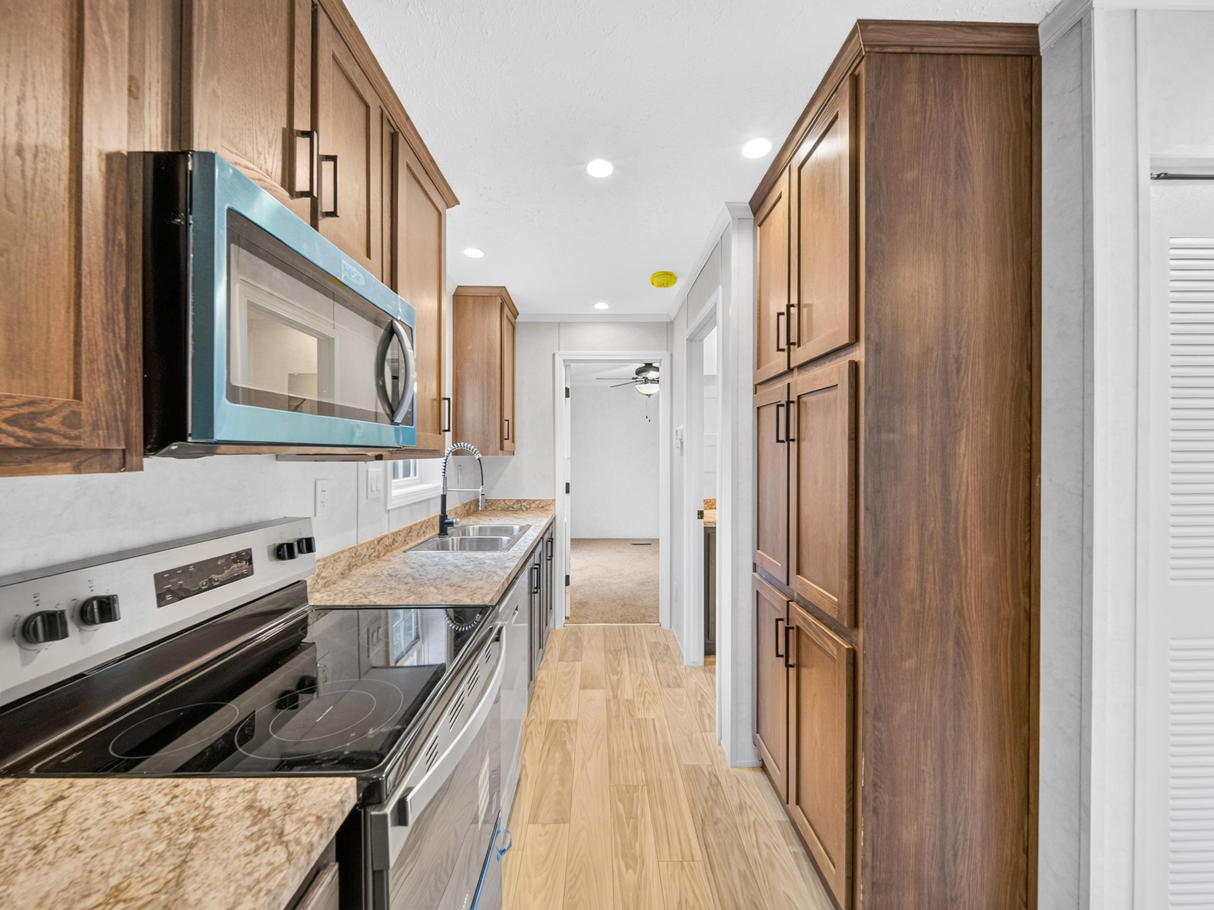 6 Diamond Lane