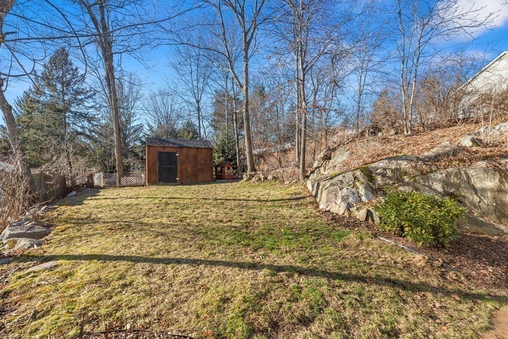 16 Oakdale Rd