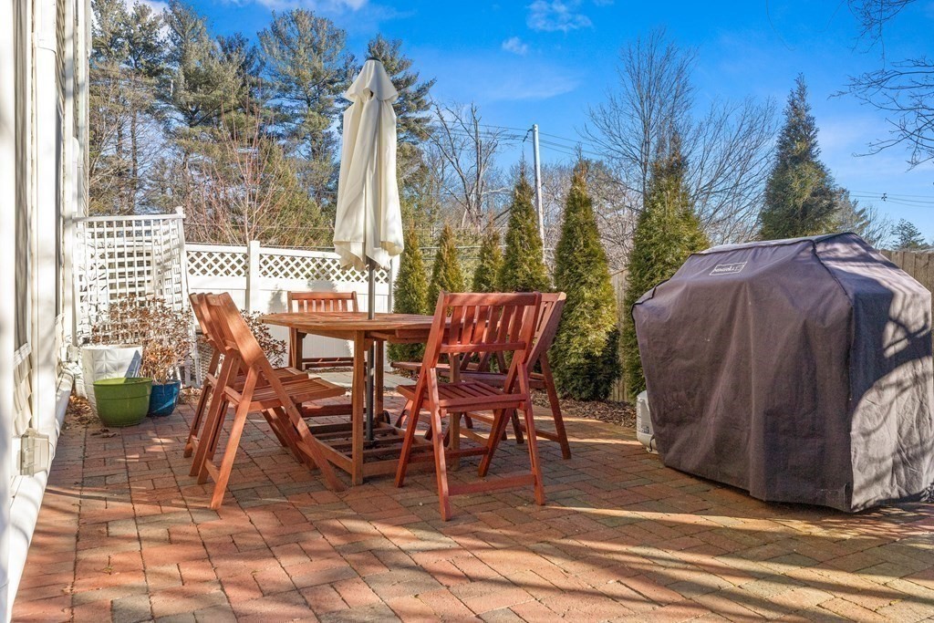 16 Oakdale Rd