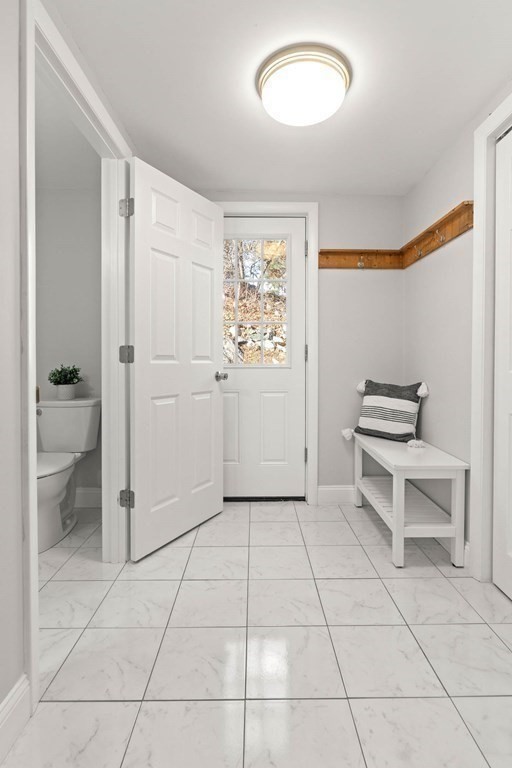 16 Oakdale Rd