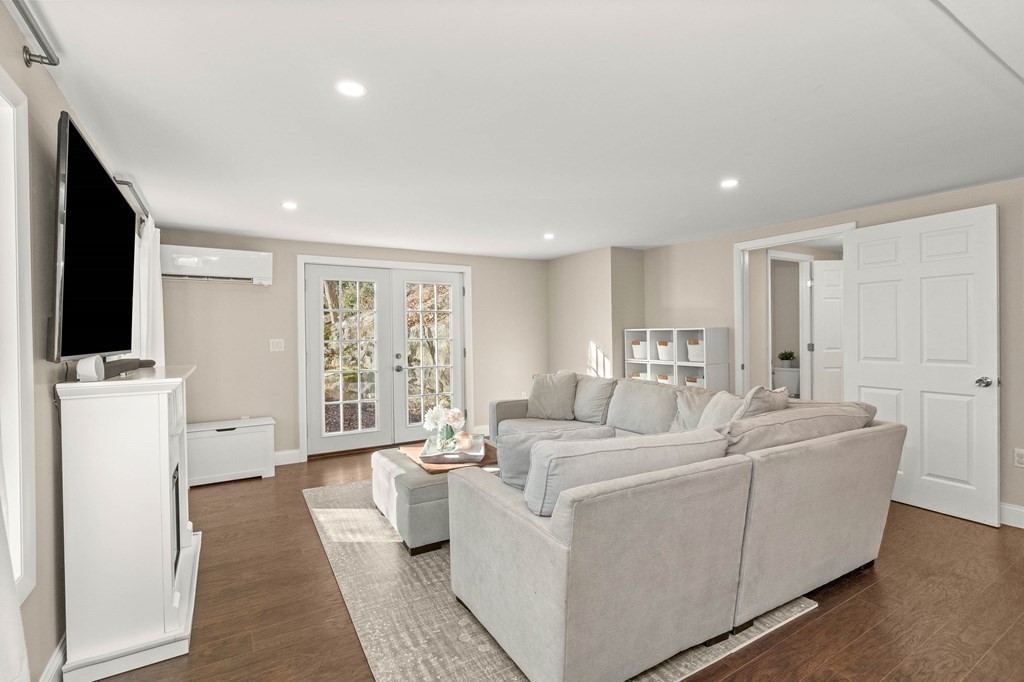 16 Oakdale Rd