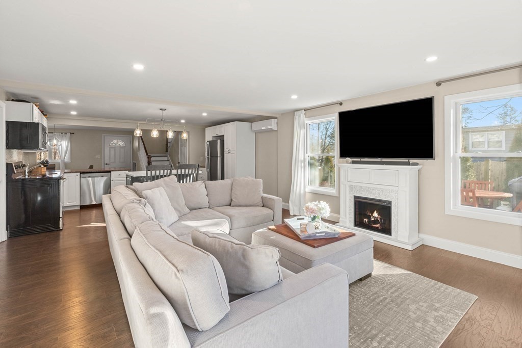 16 Oakdale Rd