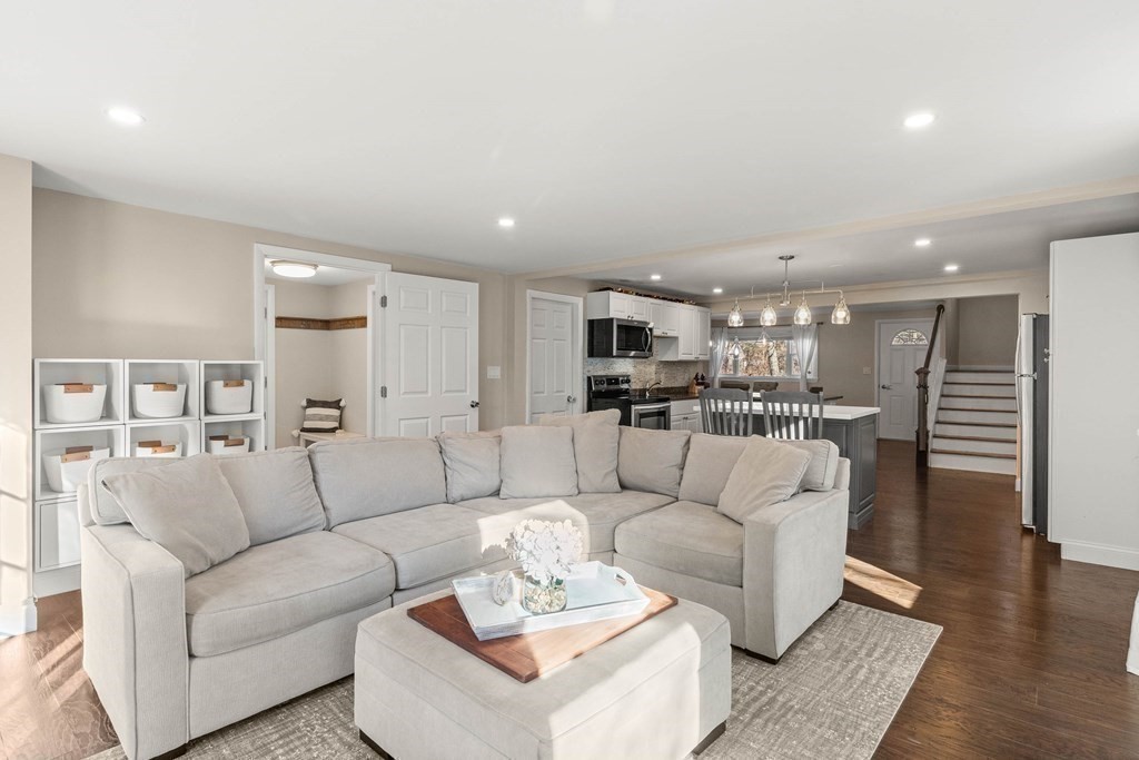 16 Oakdale Rd