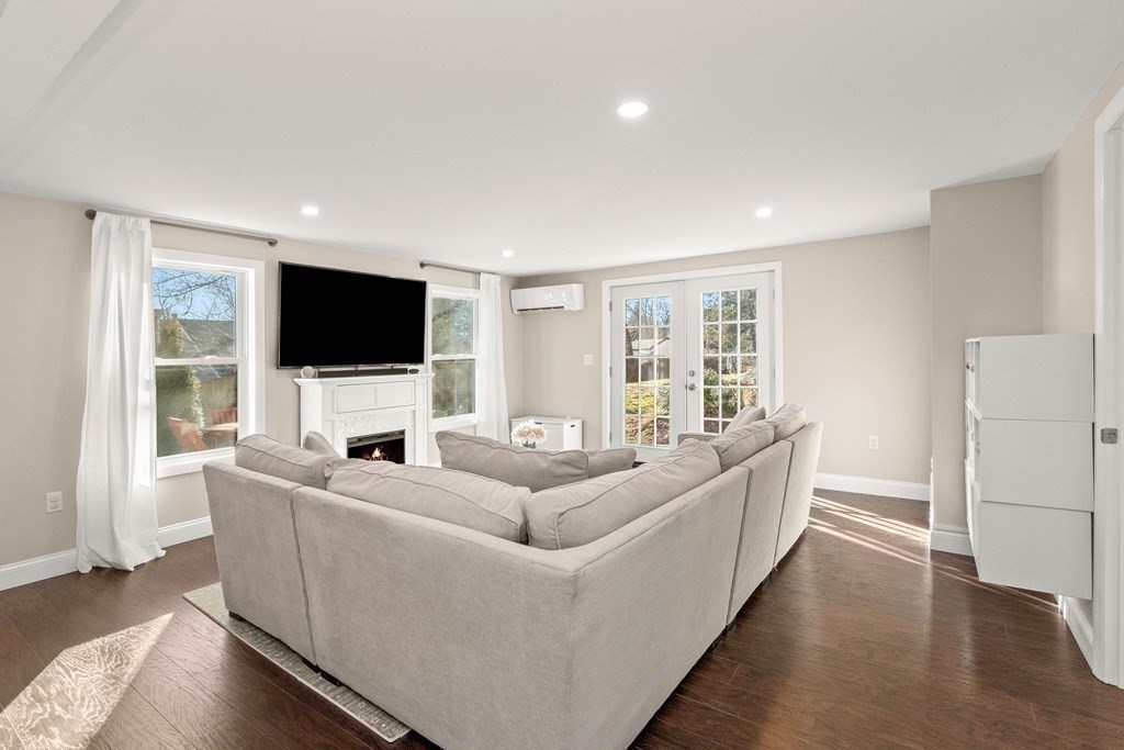 16 Oakdale Rd